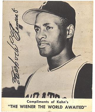 1955-1969 Kahn's Wieners baseball card Roberto Clemente.